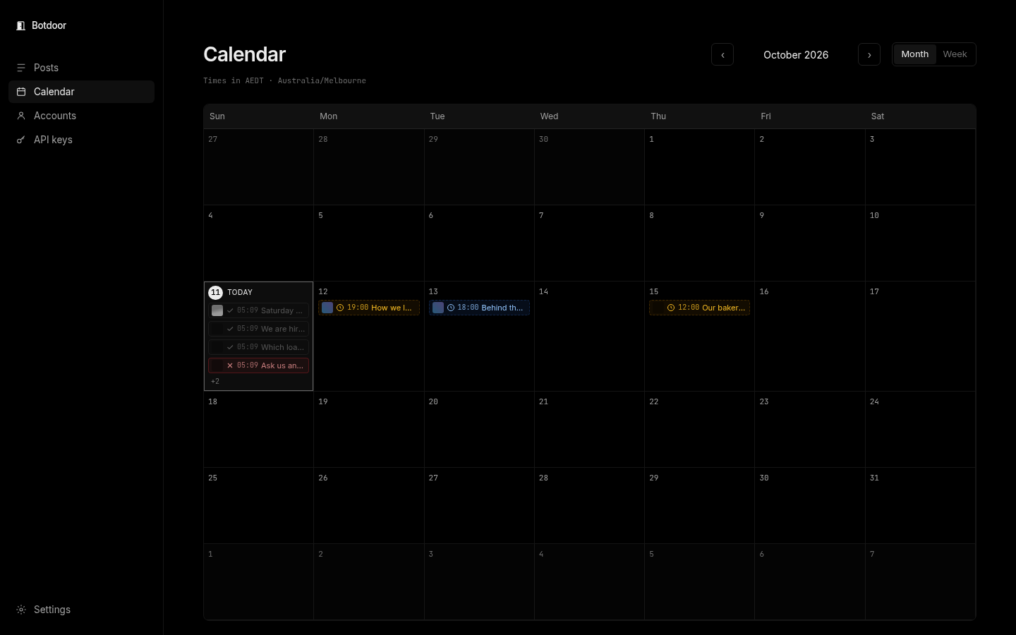 Month calendar with published, failed, scheduled and waiting posts